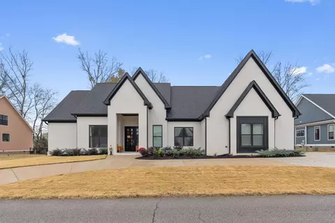 7176 Sylar Rd, Ooltewah, TN 37363