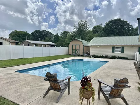 1306 Mcmahan St, Manchester, TN 37355
