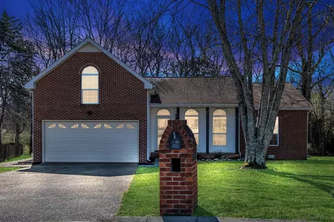 1213 Brockton Ct, Gallatin, TN 37066
