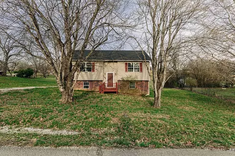2388 Candyland Dr, Cookeville, TN 38506