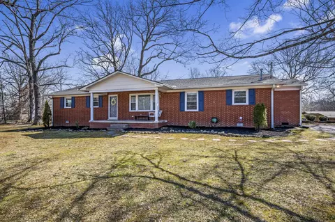 Exterior - 519 Ridgemont Dr, Dickson, TN 37055 photo 3 of 8