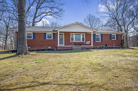Exterior - 519 Ridgemont Dr, Dickson, TN 37055 photo 2 of 8