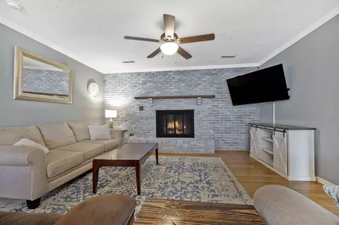 Living - 519 Ridgemont Dr, Dickson, TN 37055 photo 1 of 3
