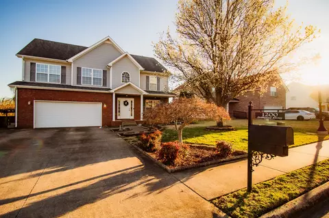 1200 Stillwood Dr, Clarksville, TN 37042