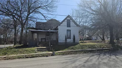 203 W College St, Dyer, TN 38330