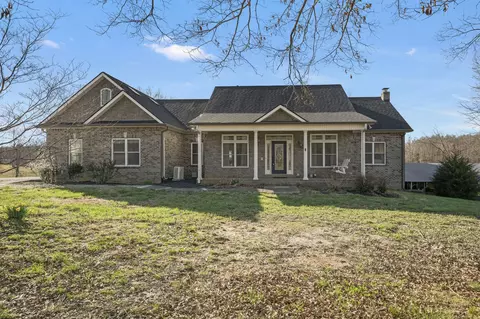 1053 Hall Cemetery Rd, Burns, TN 37029