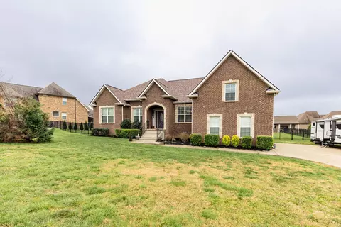 2250 London Ln, Greenbrier, TN 37073