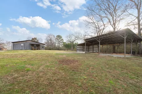 87 Anglin St, Scotts Hill, TN 38374