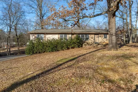 1055 Tanglewood Dr, Cookeville, TN 38501