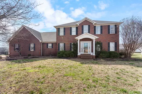 559 Cedar Ct, Lawrenceburg, TN 38464