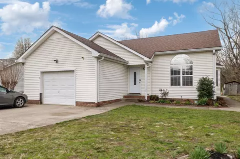 315 Stroud Dr, Lebanon, TN 37087