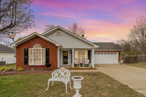 207 Dorchester Dr, White House, TN 37188