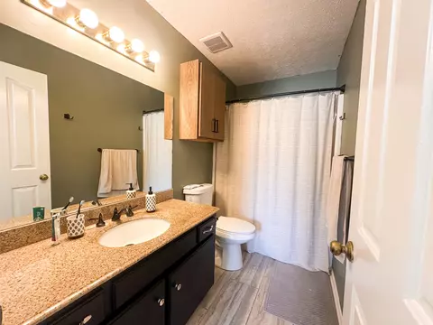 Bath - 7433 Lone Eagle Dr, Murfreesboro, TN 37128 photo 1 of 3