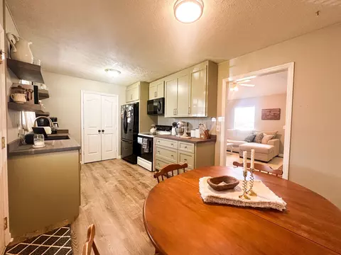 Kitchen - 7433 Lone Eagle Dr, Murfreesboro, TN 37128 photo 2 of 4