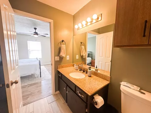 Bath - 7433 Lone Eagle Dr, Murfreesboro, TN 37128 photo 2 of 3