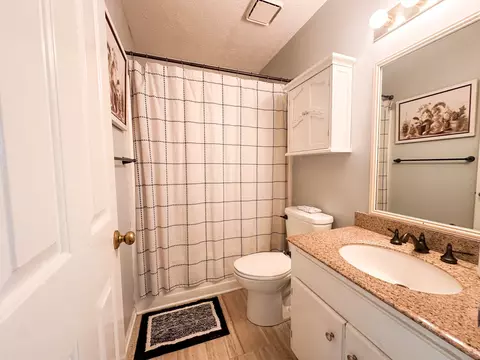 Bath - 7433 Lone Eagle Dr, Murfreesboro, TN 37128 photo 3 of 3