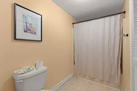 Bath - 312 Broadview Dr, Dickson, TN 37055 photo 3 of 3