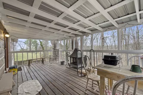 Exterior - 312 Broadview Dr, Dickson, TN 37055 photo 6 of 9