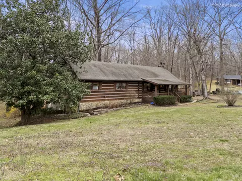 Exterior - 312 Broadview Dr, Dickson, TN 37055 photo 3 of 9