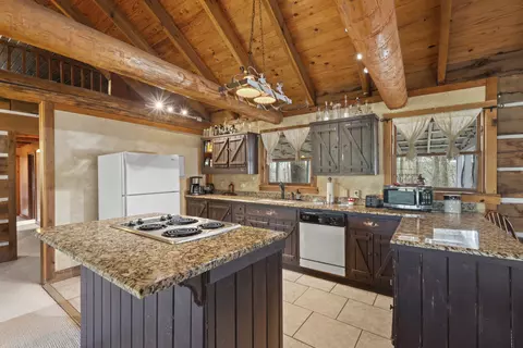 Kitchen - 312 Broadview Dr, Dickson, TN 37055 photo 1 of 2