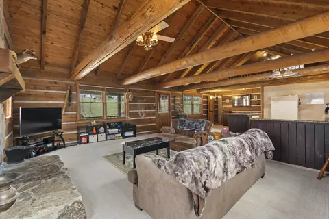 Living - 312 Broadview Dr, Dickson, TN 37055 photo 2 of 4