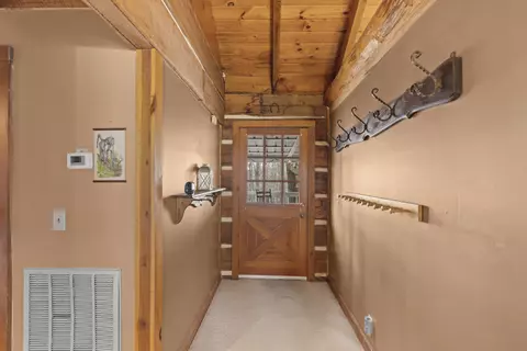 Entry Way - 312 Broadview Dr, Dickson, TN 37055 photo 3 of 4