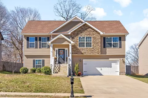 124 Sycamore Hill Dr, Clarksville, TN 37042