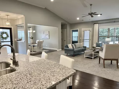 1884 Sedgefield Dr, Ooltewah, TN 37363