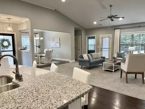 1884 Sedgefield Dr, Ooltewah, TN 37363