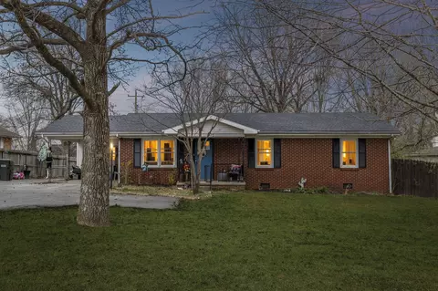 410 Millbrooke Dr, Hopkinsville, KY 42240