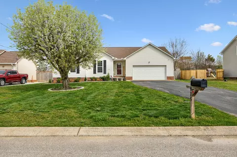 1615 Wellington Dr, Columbia, TN 38401