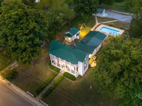 202 S Main St, Cornersville, TN 37047