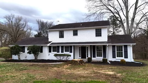 100 Woodridge Dr, Hendersonville, TN 37075