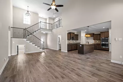 1585 Kestrel Dr, Clarksville, TN 37040