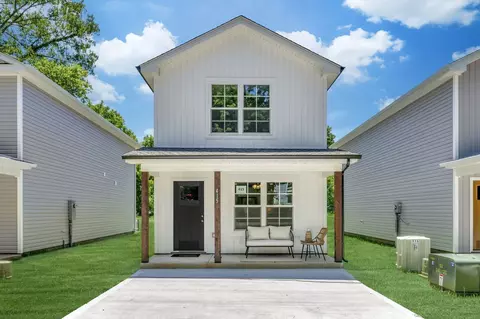 415 Via Dr, Clarksville, TN 37043