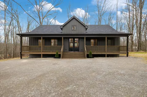 6376 Old Natchez Trce, Santa Fe, TN 38482