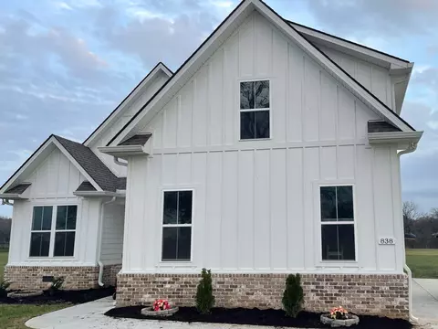 838 Longview Rd, Shelbyville, TN 37160