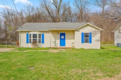 805 Carbondale Dr, Oak Grove, KY 42262