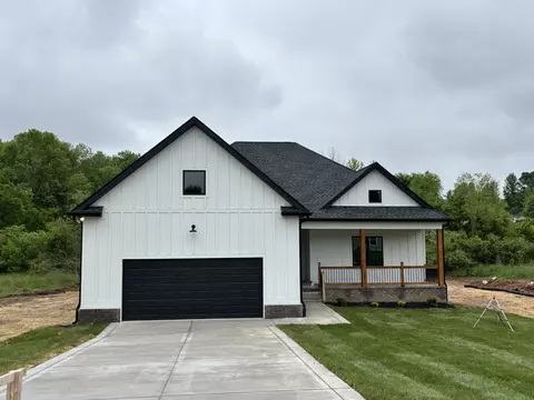 1033 Northside Dr, Dickson, TN 37055