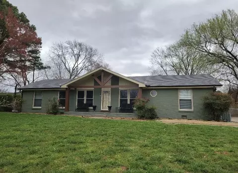 211 Lodge Dr, Clarksville, TN 37043