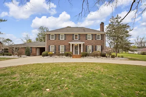 2115 Battleground Dr, Murfreesboro, TN 37129