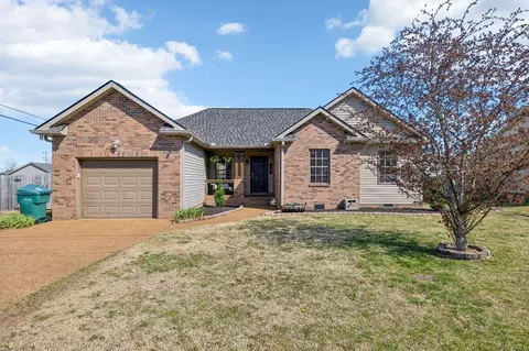 1371 Piercy Ct, Lebanon, TN 37087