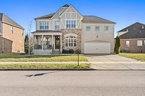 734 Burgess Dr, Goodlettsville, TN 37072