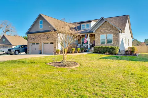 34 E Acorn Dr, Rock Spring, GA 30739