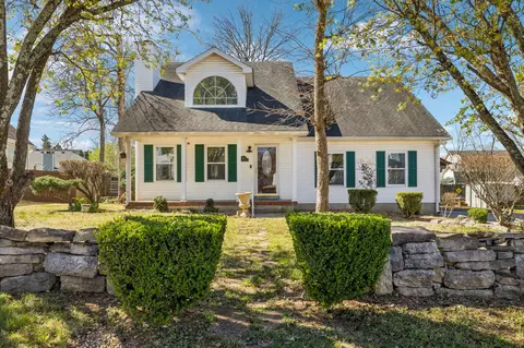 702 Little John Cv, La Vergne, TN 37086