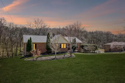 911 Emily Dr, Goodlettsville, TN 37072