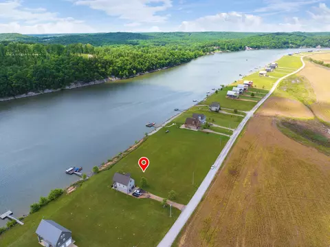 1027 Hardin Bottom River Rd, Clifton, TN 38425