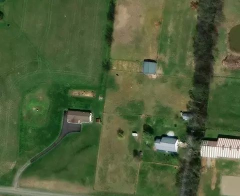1960 Port Royal Rd, Adams, TN 37010
