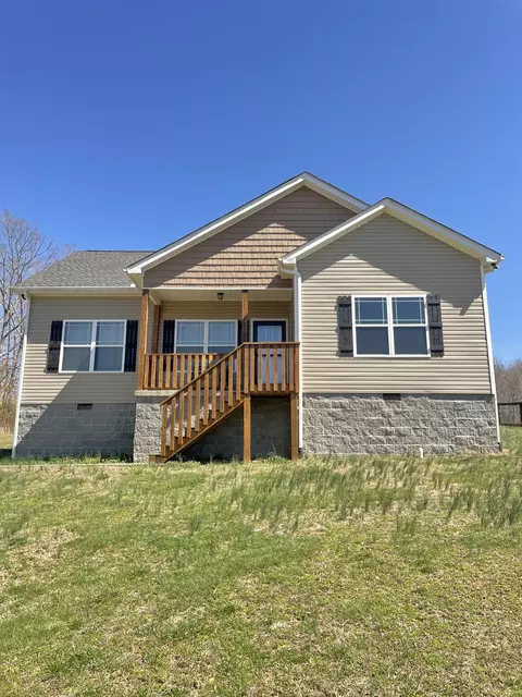 528 Matlock Rd, Charlotte, TN 37036
