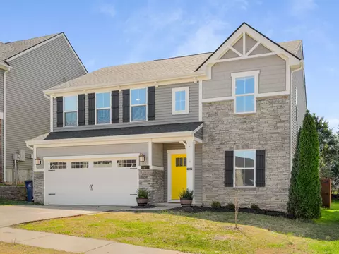 2812 Winterberry Dr, Columbia, TN 38401